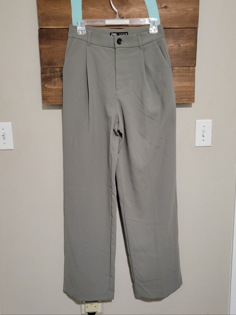 Zara Light Olive Green Pleated Wide Leg High Rise Minimalist Trouser Pants Small